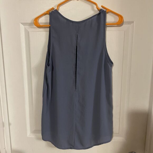 BKE Red Blouse Women’s Small Sleeveless Scoop Neck Blue Slit Back - Picture 7 of 12